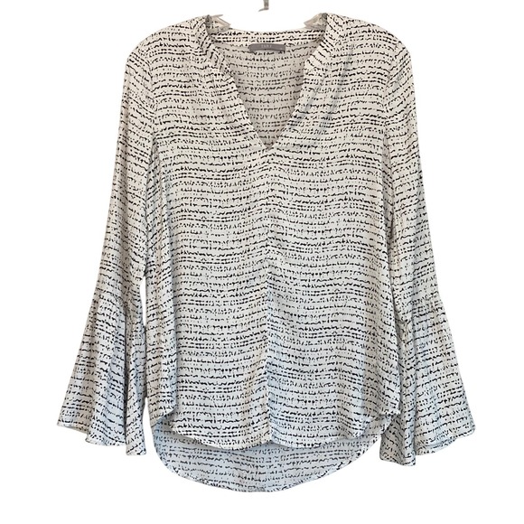 Tart Collections Tops - TART Collections Black White Abstract Print Bell Sleeve V Neck Blouse XS